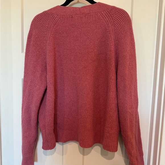 Old navy pink v neck cardigan - Picture 2 of 3